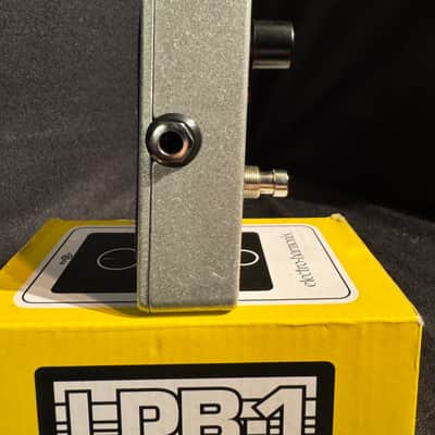 Electro-Harmonix LPB-1 - Linear Power Booster with Box image 2