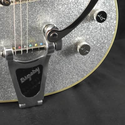 Mint Gretsch G6129T-59 Vintage Select ’59 Silver Jet with Bigsby TV Jones Silver Sparkle image 4