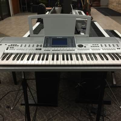 Yamaha PSR-s700 Professional Arranger Workstation image 1