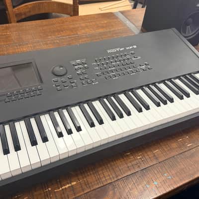 Yamaha Motif XF 8 Production Synthesizer Keyboard Piano image 3