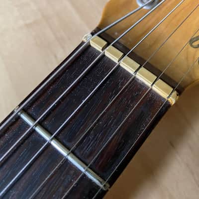 60‘s Hofner 173 electric guitar with red vinyl cover image 4