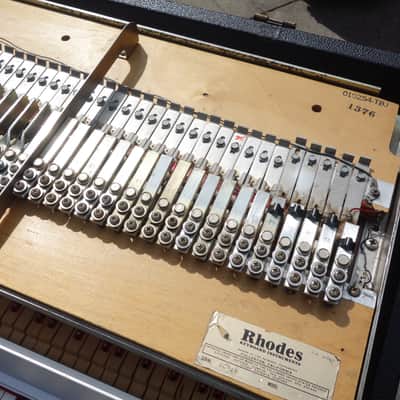 Rhodes Stage 73 Mk1 elec piano (USA/1976) image 8