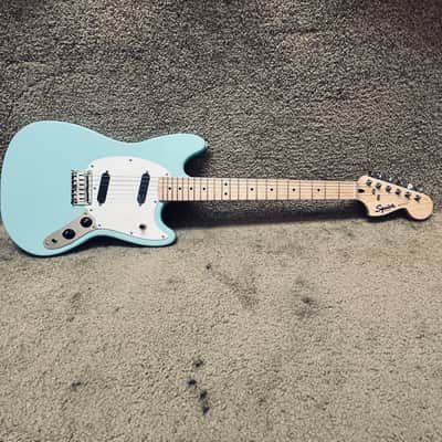 Squier Sonic Mustang Daphne Blue image 5