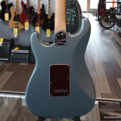 Fender American Elite Stratocaster HSS Shawbucker with Maple Fretboard 2019 - Satin Ice Blue Metallic image 5