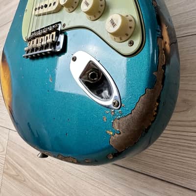 Fender Custom Shop 1961 Stratocaster Heavy Relic Aged Ocean Turquoise over 3-Color Sunburst image 9