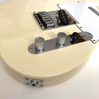 Squier Telecaster Body - Olympic White - extra pickguard image 4