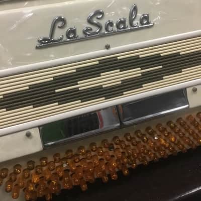 La scala  Accordion image 4