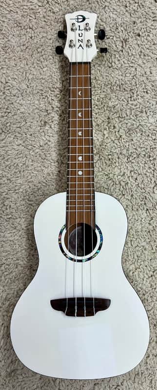 Luna Model UKE HAU C Concert Size All White Ukulele with Gig Bag image 1
