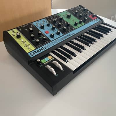 Moog Grandmother 32-Key Semi-Modular Analog Synthesizer 2018 - Present - Black / Multi-Colored Panel image 2