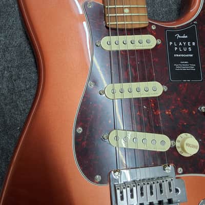 Fender Player Plus Stratocaster with Pau Ferro Fretboard 2021 - Present - Aged Candy Apple Red image 14