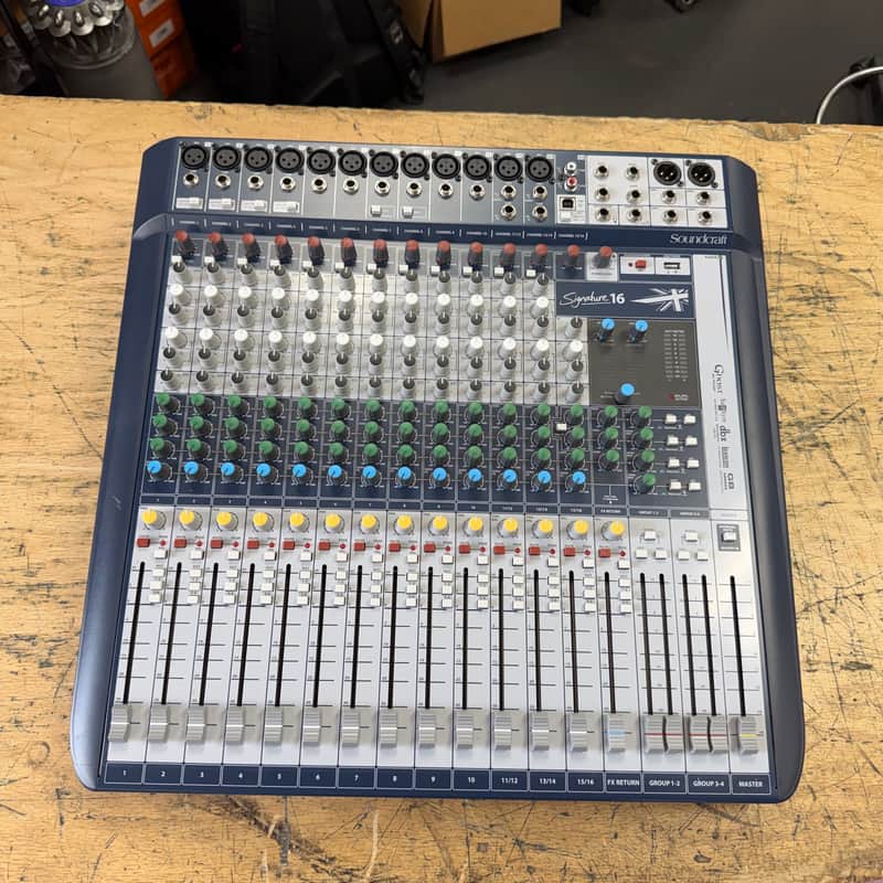 Used Soundcraft Signature 16 16-input Mixing Board 16-Channel Analog USB Mixer with Effects image 1