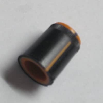 ONE lightly used / mostly very clean (top side has some short scratches) genuine Boss DF-2 KNOB, fits split shaft shaft (stem) mid 1980s - early 1990s - TOP: orange with black marker // SIDEs: black // hard plastic (NO pedal / NO other items) image 4