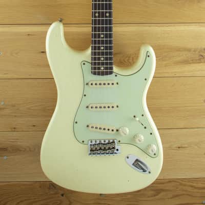 Fender Custom Shop Roasted 62 Strat Journeyman Relic Vintage White CZ552258 image 3