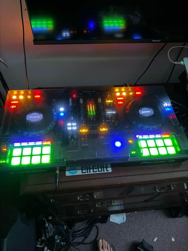 Pioneer DDJ-800 2-Channel Rekordbox DJ Controller 2019 - Present - Black image 1