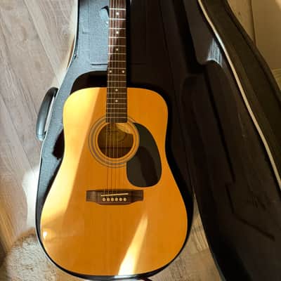 Squier 093-0315-021 Acoustic Guitar with Case 2000’s Lacquered image 1