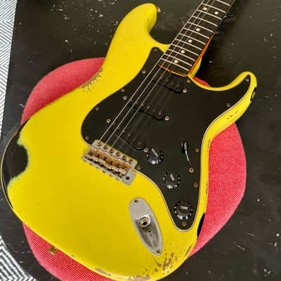 Fender Custom Shop '63 Stratocaster / Graffiti Yellow over Black Relic / Musikhaus Hermann MBD image 4