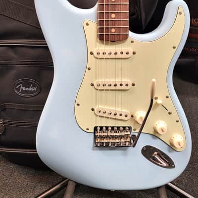 Fender Vintera III Early '60s Stratocaster Sonic Blue, Dlx Gig-Bag! image 1