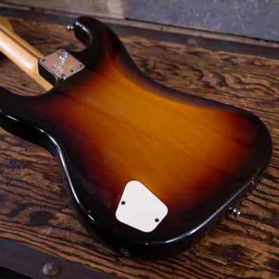 Fender Elite Stratocaster with Maple Fretboard 1983 - Brown Sunburst image 11