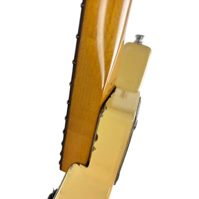 Fender Japan 69 Reissue Mustang 1984-1987 - Vintage White image 7