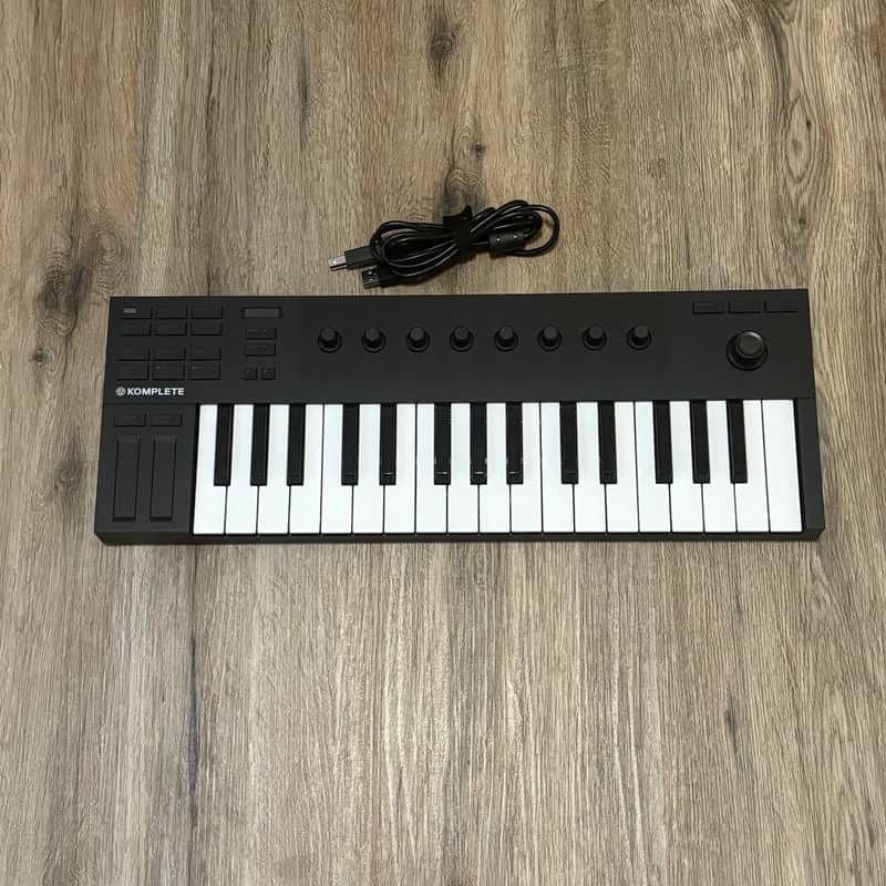 Native Instruments Komplete Kontrol M32 2019 - Black image 1