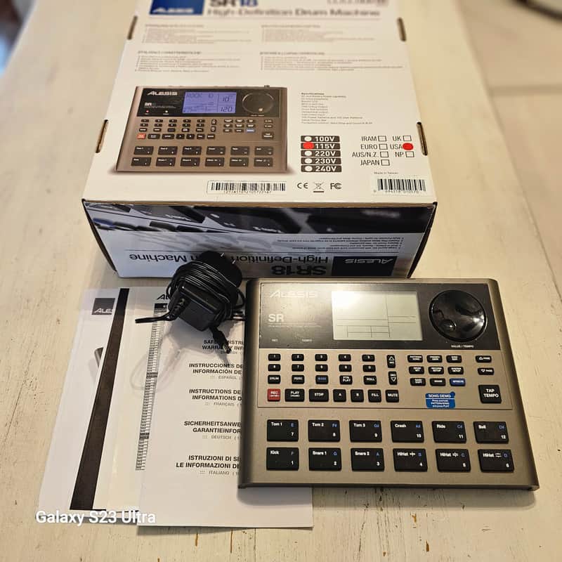 Alesis SR 18 High Definition Drum Machine image 1