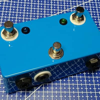 2-in-1 Footswitch (2 button latching and 1 button momentary tap tempo) image 3