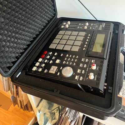 Akai MPC2500 Music Production Center 2005 - 2013 - Black image 7