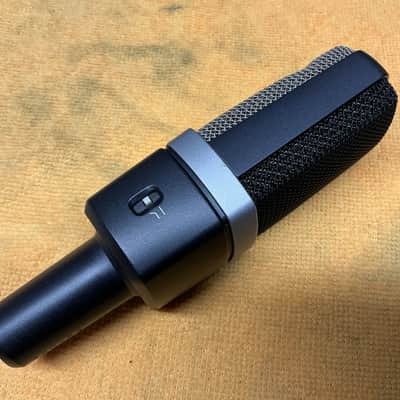AKG C214 Microphone image 1