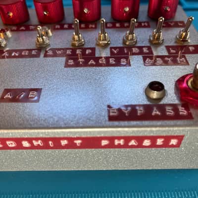 Aion FX Redshift Phaser - Silver/Red image 3