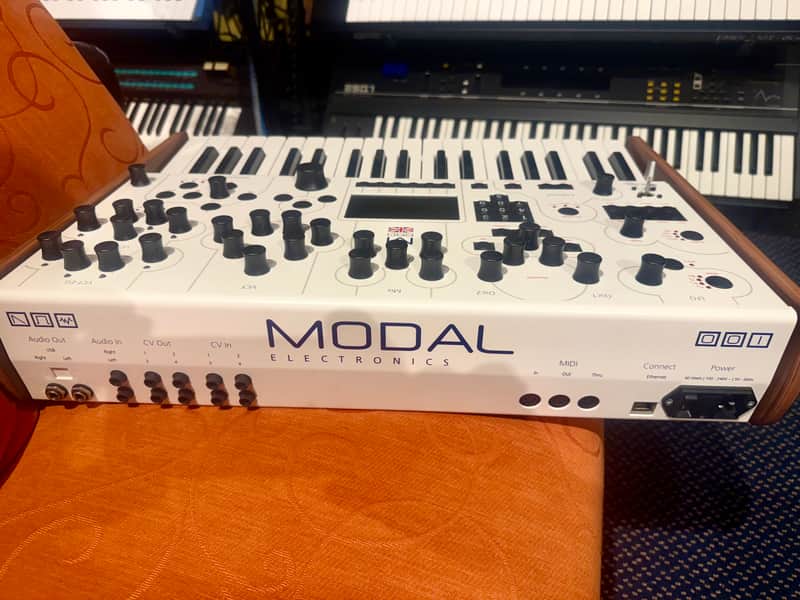 Modal Electronics 001 Hybrid Digital / Analog 2-Voice Synthesizer 2010s - White image 1