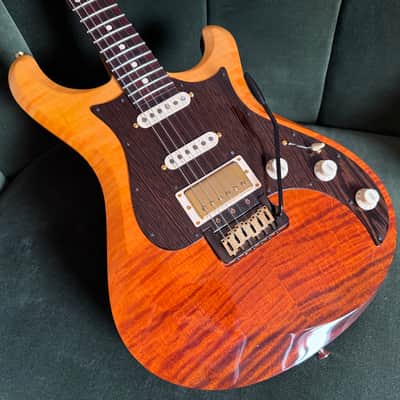 Knaggs Severn HSS 2015 Tier 3 w/Tier 2 Upgrades | Cocobolo | Wicked Burst | Curly Maple Top image 4