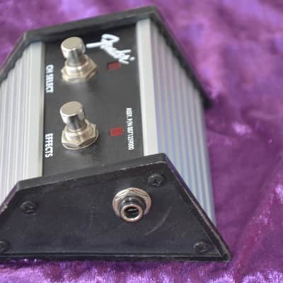Fender 2-way Footswitch * Ch. select + effect * for many Fender amps image 3