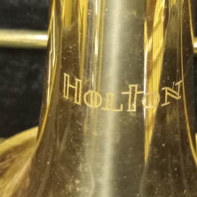Holton Collegiate Slide Trombone serial 005869 - Lacquer image 2