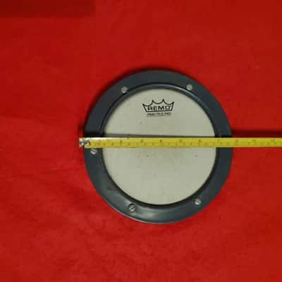 REMO Drum Practice Pad W/Vic Firth Drum Sticks Set - VGC - Save $ image 3