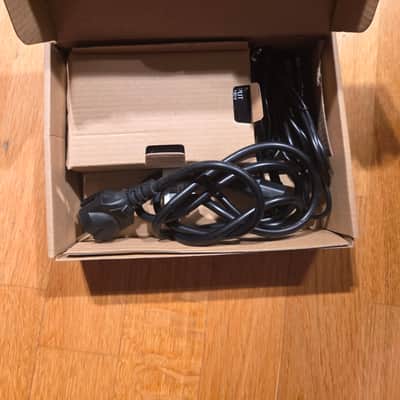 Caline P5 Isolated Power Supply 2010s - Black image 2
