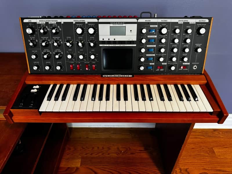 Moog Minimoog Voyager