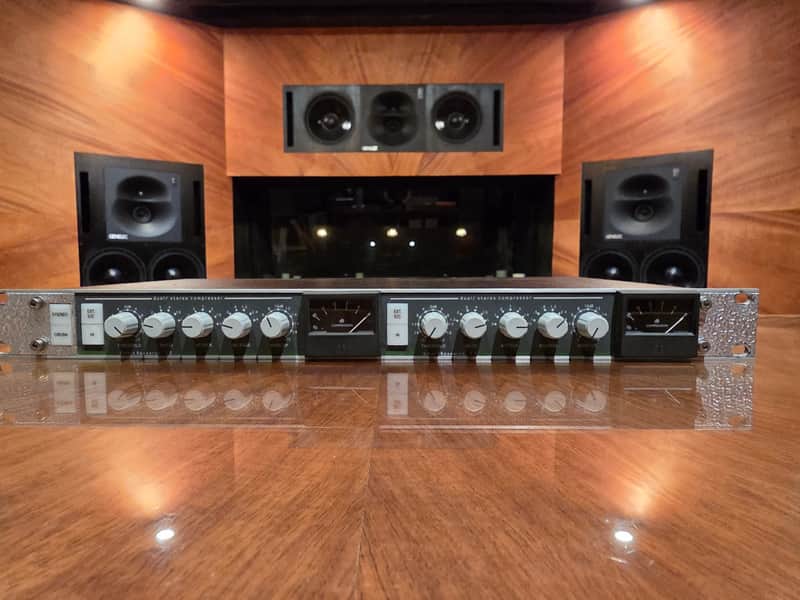 Smart Research C2 Stereo Compressor 2010s - Gray