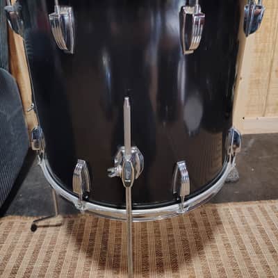 Ludwig 3 Ply With Inner Rings 18"(Diameter)x16"(Depth) Floor Tom 1970's - Black Wrap image 4