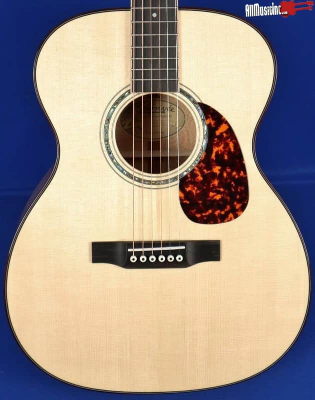 Larrivee USA OM-09 Silver Oak Special Moon Spruce Acoustic Guitar