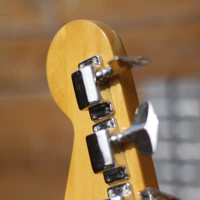 Maya 4 String Bass 1970's - Sunburst image 13