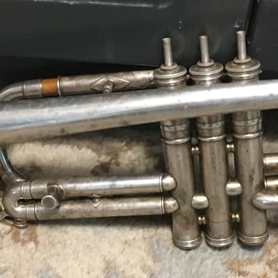 MAKE OFFER CORNET 1922 CONN 10A WONDER SILVER PLATE MISSING SOME PARTS NOT FUNCTIONING FREE SHIP image 1