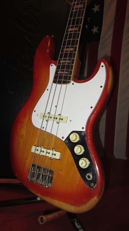 1982 Fender Jazz Bass image 1