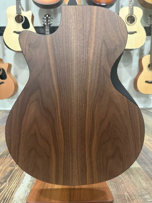 Furch Blue Deluxe Gc-SW a Spruce/Walnut Back Duo Bevels *CNR Active* w/ Bag image 1