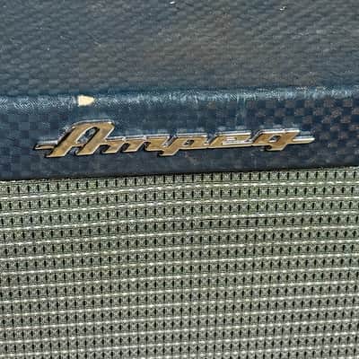 Ampeg Rocket Bass Model B-100R 100-Watt 1x15" Bass Combo 1996 - 2006 - Blue Diamond image 2
