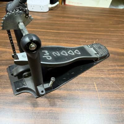 Drum Workshop DW 2000 Series Single Chain Bass Drum Pedal image 2