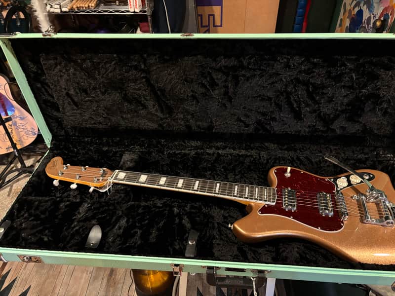 Fender Maverick Dorado image 1