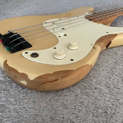 Fender Bullet Bass Deluxe Vintage 1981 MIA USA Olympic White 4-String Guitar image 3