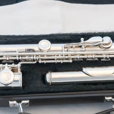 Yamaha YFL-261 Silver-plated Open-Hole Intermediate Flute *Overhauled New Pads image 11