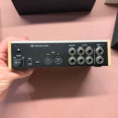 Universal Audio Volt 476 USB-C Audio Interface 2021 - Present - Tan / Gray image 3