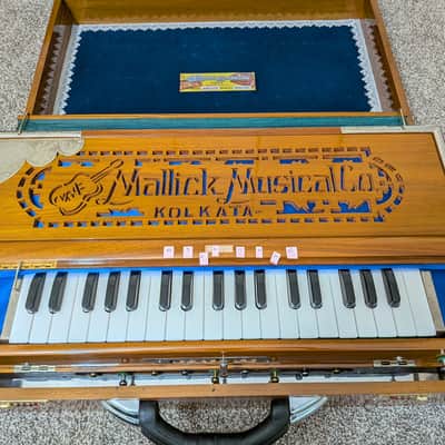 Portable Harmonium with Scale Changer. BRAND NEW - 60 PERCENT OFF image 4